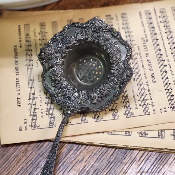 Antique Godinger Silver Plate Floral Art Nouveau Tea Strainer Old Bouquet Design - Picture 2 of 7